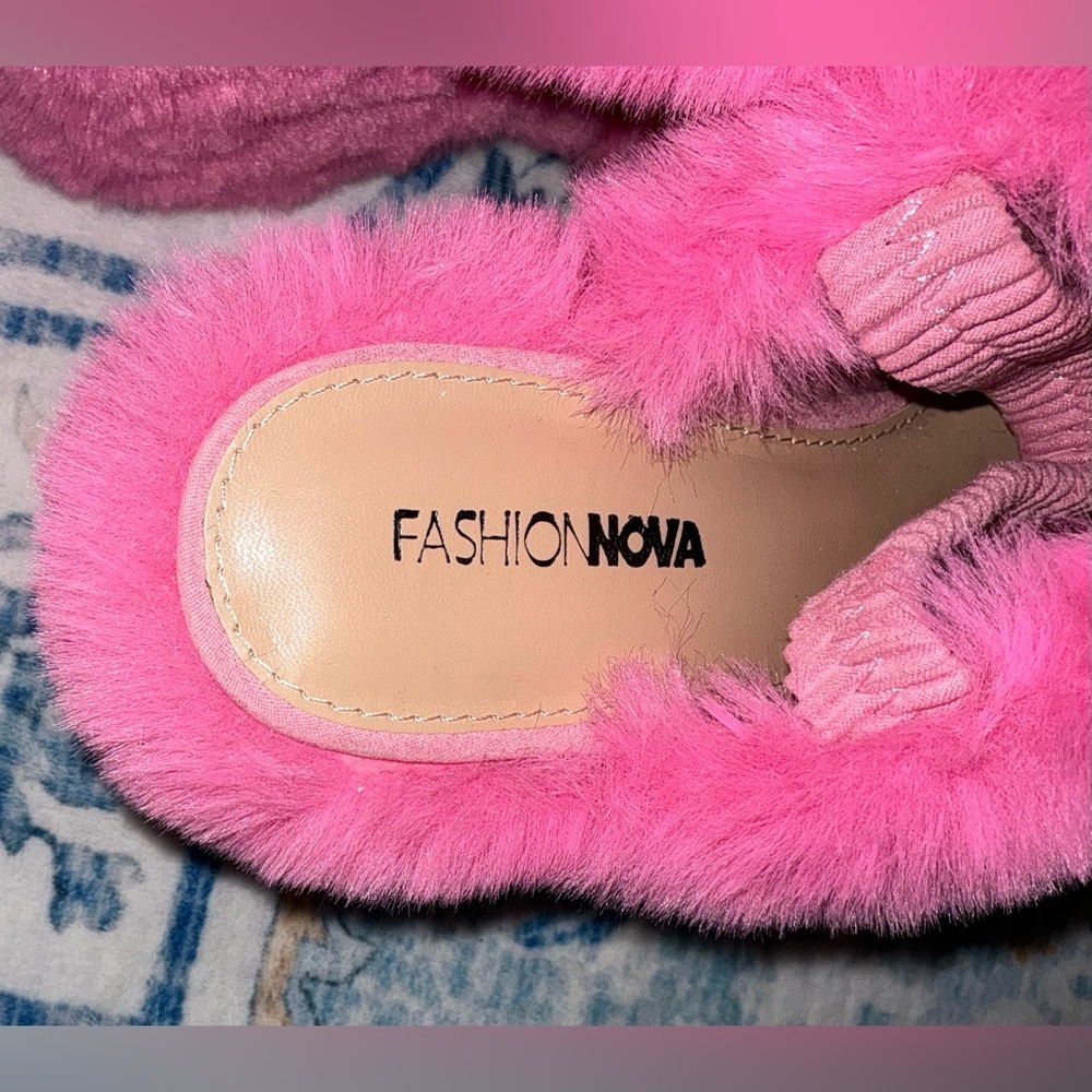 Fashion Nova Pink Fuzzy Platform Slide Sandals - Picture 5 of 5